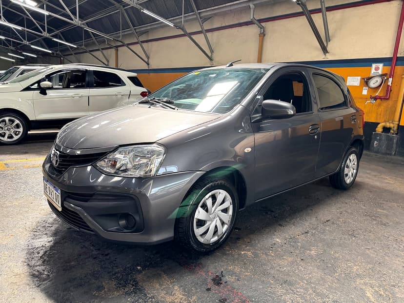 Toyota Etios X 2021