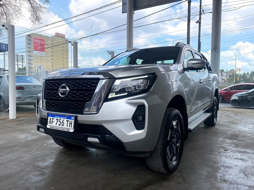 Nissan Frontier Platinum 4x4 2023