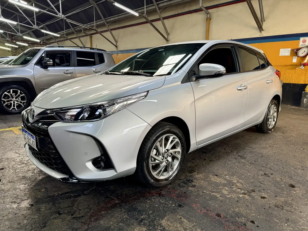 Toyota Yaris XLS 1.5 6M/t 2022
