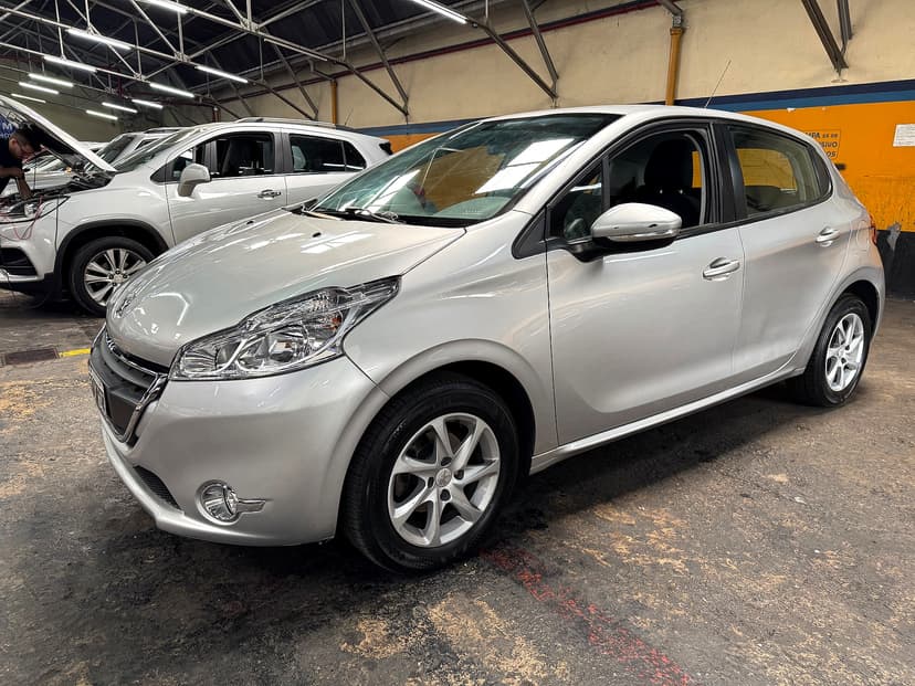 Peugeot 208 allure 1.5 N touchscreen 2014