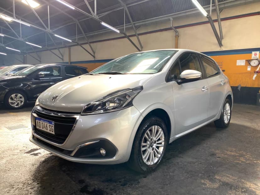 Peugeot 208 allure 1.6 115 2019