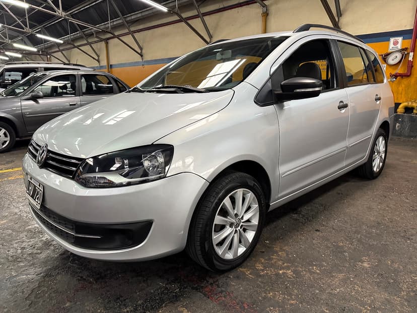 Volkswagen Suran Highline 2012