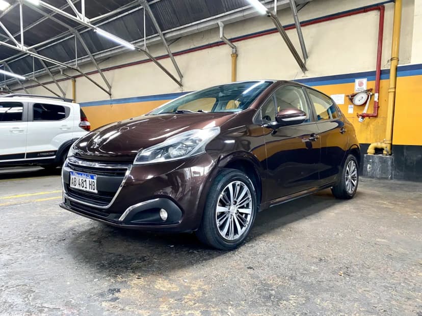 Peugeot 208 allure 1.6 2017
