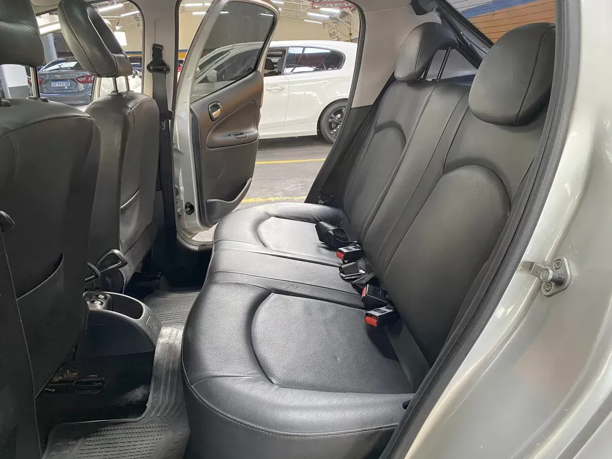 D_NQ_NP_2X_850477-MLA83993936632_052025-F