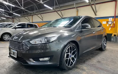 FORD FOCUS 5P 2.0L N AT TITANIUM 2016