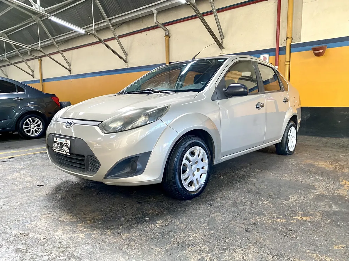 FORD FIESTA MAX 1.6 AMBIENTE PLUS MP3 2010