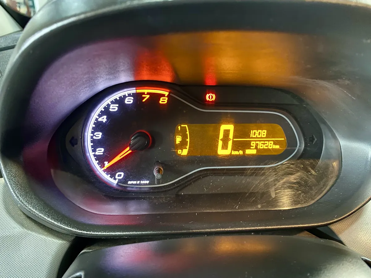 D_NQ_NP_2X_856804-MLA100757372076_122025-F