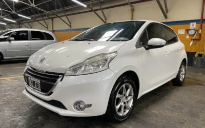PEUGEOT 208 ALLURE 1.5 N TOUCHSCREEN 2014