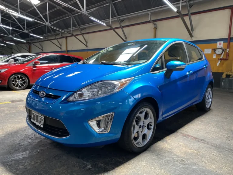 FORD FIESTA KINETIC DESING TITANIUM 2013