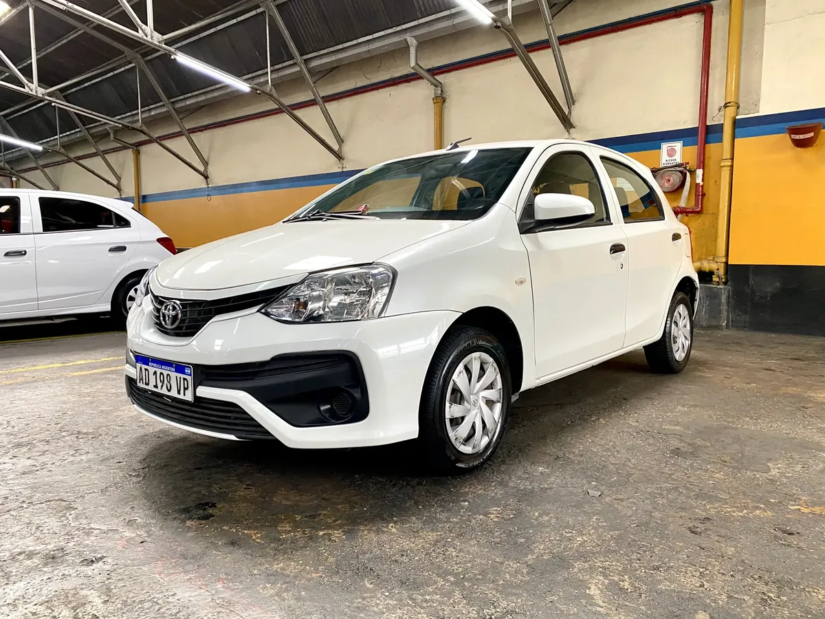 TOYOTA ETIOS X 1.5 6M/T 2018