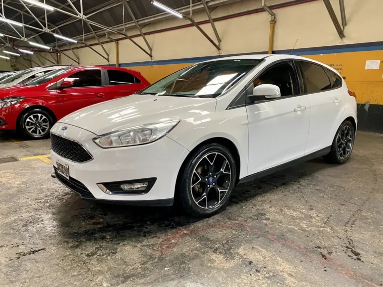 FORD FOCUS 5P 2.0L N AT SE PLUS MOD 2015