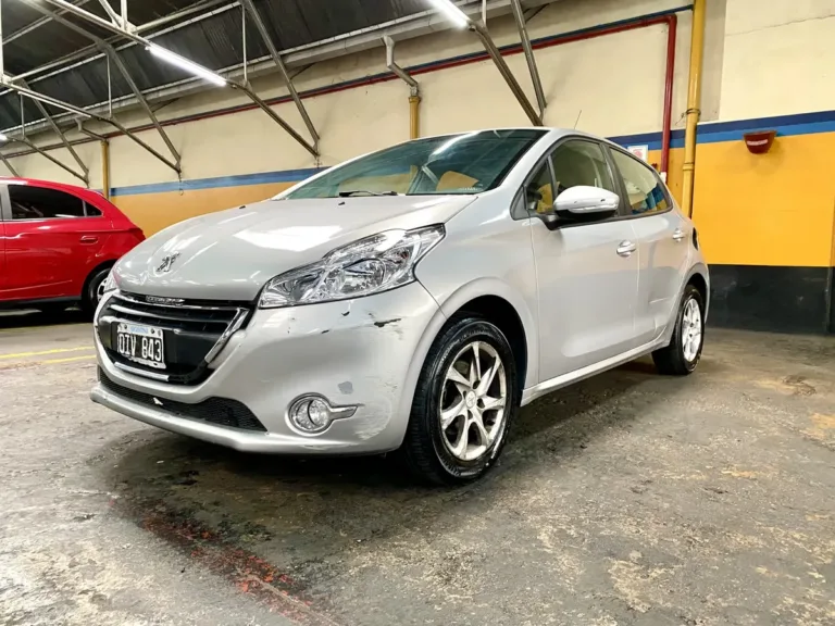 PEUGEOT 208 ALLURE 1.5 N TOUCHSCREEN 2014